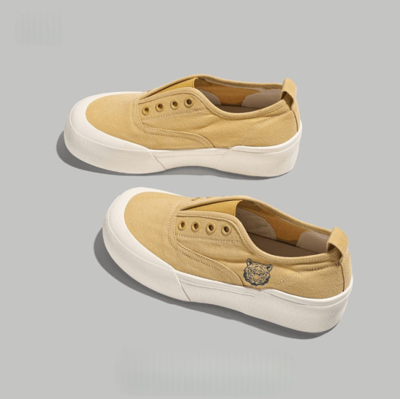 Navy Tiger - Emblem Platform Slip - Ons